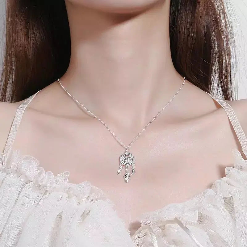 Catcher necklace
